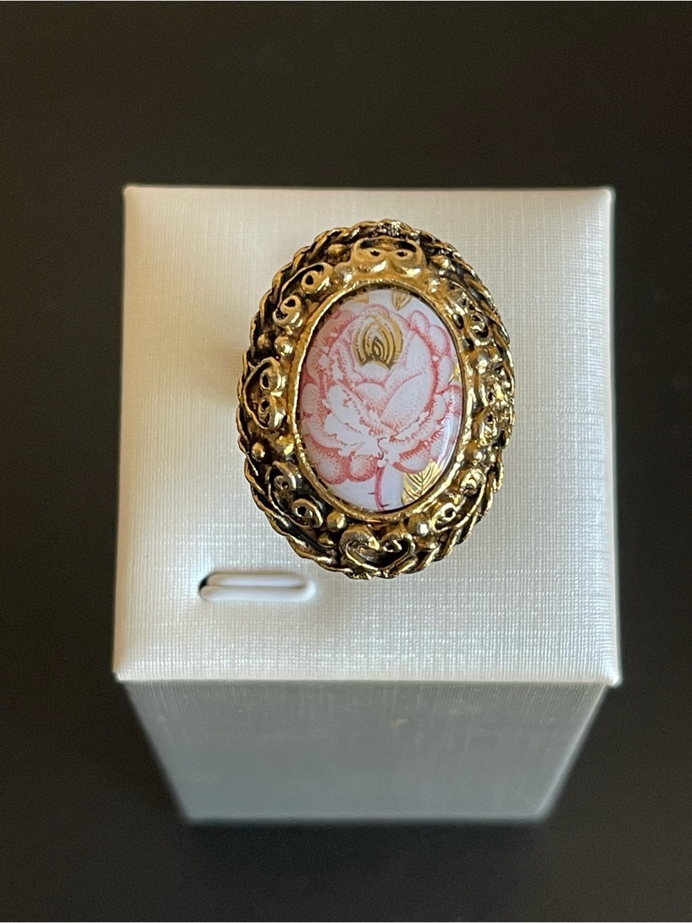 Vintage Gold-Tone Pink Floral Cameo Ring